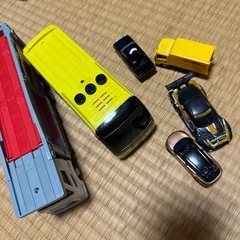 車、トミカの画像
