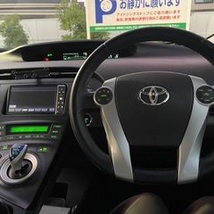 コミコミ価格！プリウス白　車検ありの画像