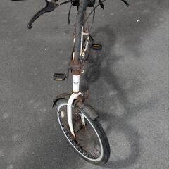 折りたたみ自転車　サビ有り　の画像