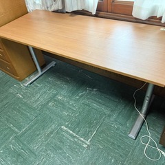 オフィス用デスクの画像