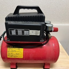 オイルレス　エアコンプレッサー　至急引き取りお願いしますの画像