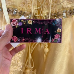 IRMA イエローハイネックドレスの画像