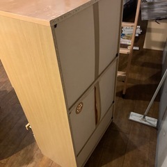 食器棚
の画像