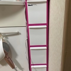 隙間収納 チェストの画像