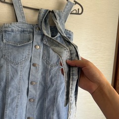 デニム素材の青いワンピース　Sの画像