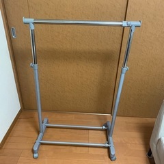ハンガーラックの画像