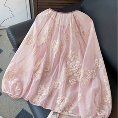 4L ピンクシャツの画像