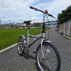 折り畳み自転車20インチの画像