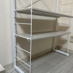突っ張り壁面収納の画像