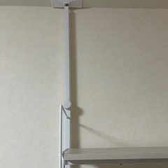 突っ張り壁面収納の画像