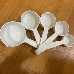 計量カップの画像