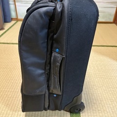Nixonキャリーケース2輪の画像