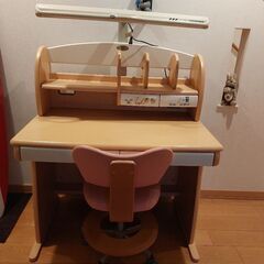 【無料】学習机お譲りします(委託品)の画像