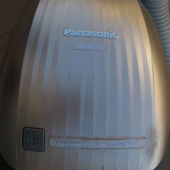 ★ Panasonic 　紙パック式掃除機　　MC-PK19G-N 　　2018年製　　　美品の画像