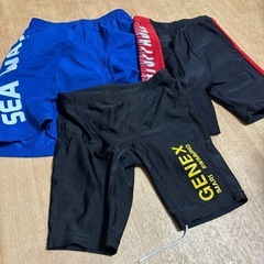 水着、ラッシュガードの画像