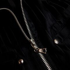 新品近い【Ｔ.Ｓ.Ｕ 】ジップアップ トップス　サイズM　ショート丈　ブラックの画像