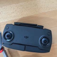 DJI Mavic ドローン 本体と付属品の画像