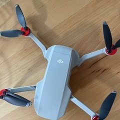DJI Mavic ドローン 本体と付属品の画像