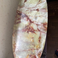 大理石テーブルの画像