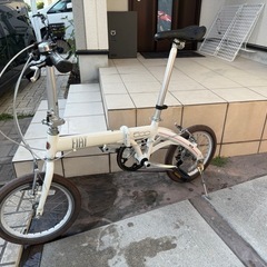 折りたたみ自転車の画像