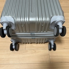 飛行機内スーツケース
の画像