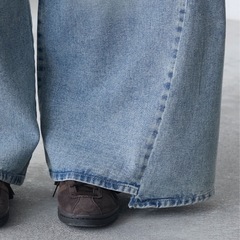 forksy. タックデニムワイドシルエットパンツの画像