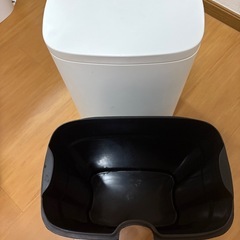ゴミ箱　ペダル式の画像