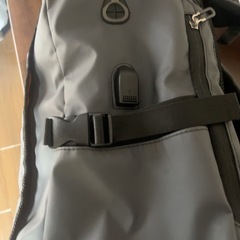 AISFA 多機能リュック グレーの画像