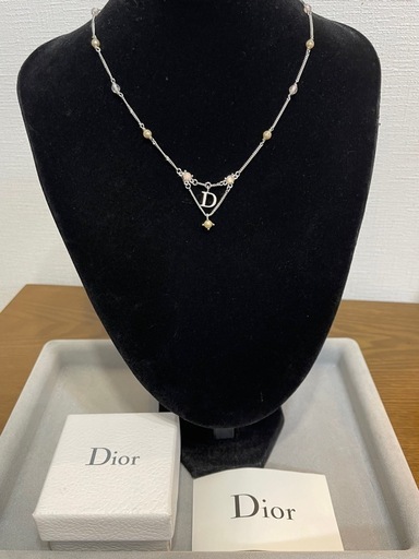 Dior ディオール　Dロゴ　ネックレス　コスチュームジュエリー　箱付き Dior ディオール Dロゴ ネックレス コスチュームジュエリー 箱付き