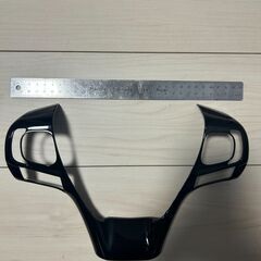 車　内装パーツのウレタン塗装をお願いいたします。