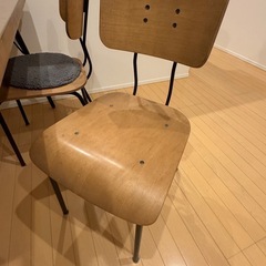 ニトリ　ダイニングテーブルとチェアセットの画像