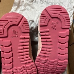 ニューバランス　キッズ　スニーカー　17cm 女の子の画像