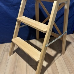 IKEA 
BEKVÄM ベクヴェーム ステップスツールの画像