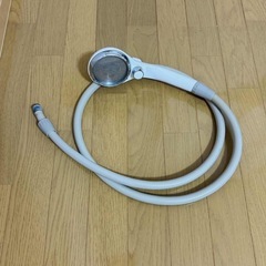 ホワイト シャワーヘッド 温度調整機能付きの画像