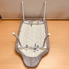 折りたたみアイロン台（幅69×奥行36.5×高さ30cm）の画像