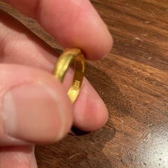金の指輪【宝華】【千足】と刻印ありの画像