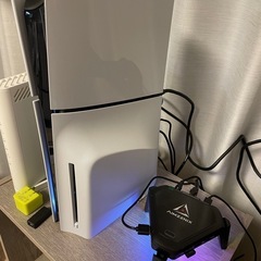 PS5 と周辺機器の画像