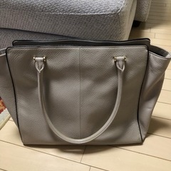 Kate spadeのバッグの画像