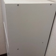 ニトリ　扉付き３段カラーボックスの画像