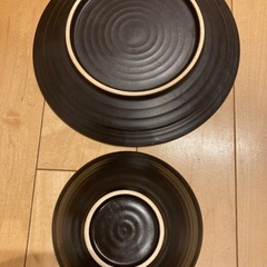 黒　お皿の画像