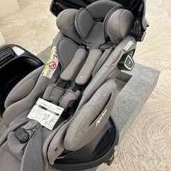 フラディア グロウ ISOFIX 360°セーフティー プレミアムの画像