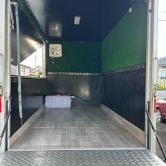 キッチンカー1.35tの画像