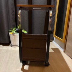 サイドテーブル、キャスター付の画像