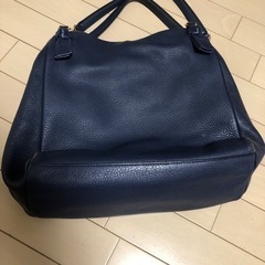 Tory Burchのバッグ(紺)の画像