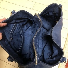Tory Burchのバッグ(紺)の画像
