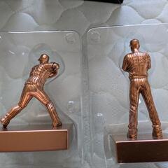 阪神タイガース タイガース創設90周年記念オブジェ 藤川 中野　2体セットの画像