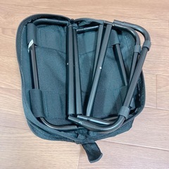 【新品】折り畳み椅子 収納袋一体型 コンパクト 軽量 持ち運び 安定感 登山 キャンプの画像
