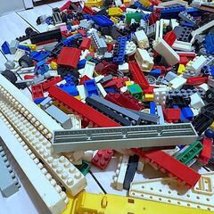 レゴ ブロック 大量 4.25kgセット！車輪・窓パーツ・プレートあり 子どもおもちゃ 知育玩具の画像