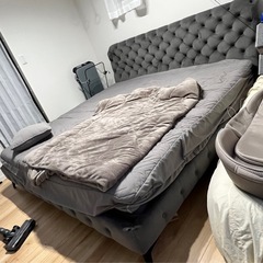 【美品】ベロア調　キングサイズベッドの画像