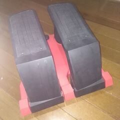 足踏みステッパー　レッド＆ブラック　スプリングタイプの画像